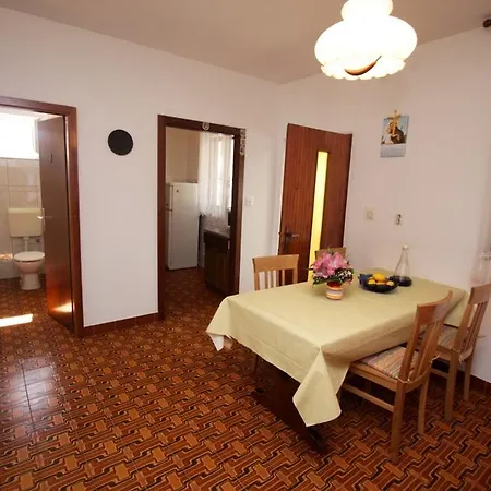 Apartment Pavao *